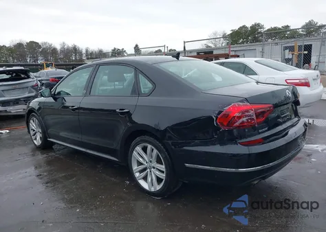 2019 Volkswagen Passat 2.0T Wolfsburg Edition z USA, uszkodzony, nr VIN 1VWLA7A37KC011345